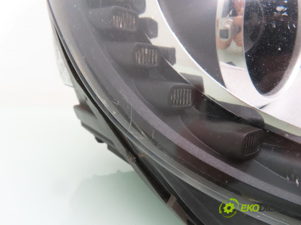 VW GOLF VI (5K1) HB 2011 155,00 2.0 GTi - CCZB 1984,00 Svetlo PP 5K1941752D ; 7L6941329B ; 5DV00900000