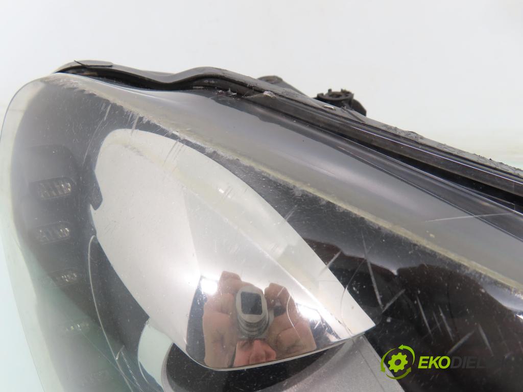 VW GOLF VI (5K1) HB 2011 155,00 2.0 GTi - CCZB 1984,00 Svetlo PP 5K1941752D ; 7L6941329B ; 5DV00900000