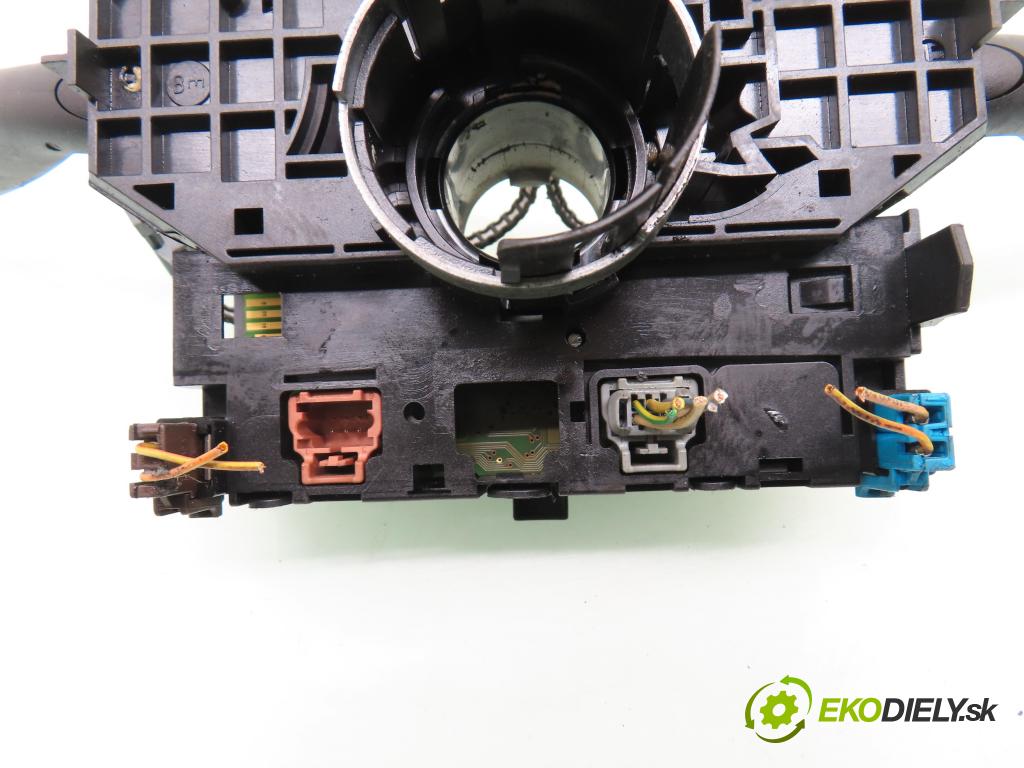 PEUGEOT 307 (3A/C) HB 2005 66,00 1.6 HDi 90 - 9HX (DV6ATED4) 1560,00 páčka/prepínač 251492 ; COM2000DAV