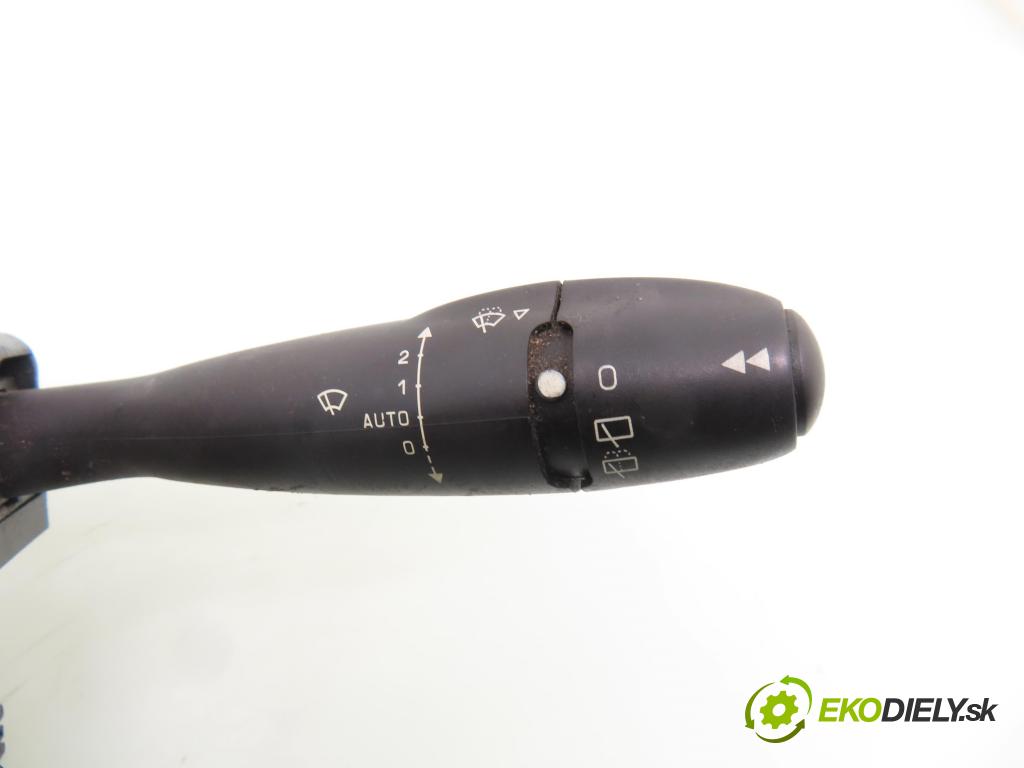 PEUGEOT 307 (3A/C) HB 2005 66,00 1.6 HDi 90 - 9HX (DV6ATED4) 1560,00 páčka/prepínač 251492 ; COM2000DAV