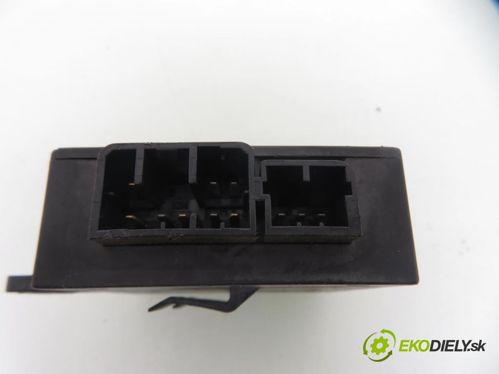 FIAT PUNTO (176_) HB 1995 43,00 60 1.2 - 176 A7.000 1242,00 spinačka / imobilizéra IMMO / Riadiaca jednotka 46407340 ; 46421952 ; 06670