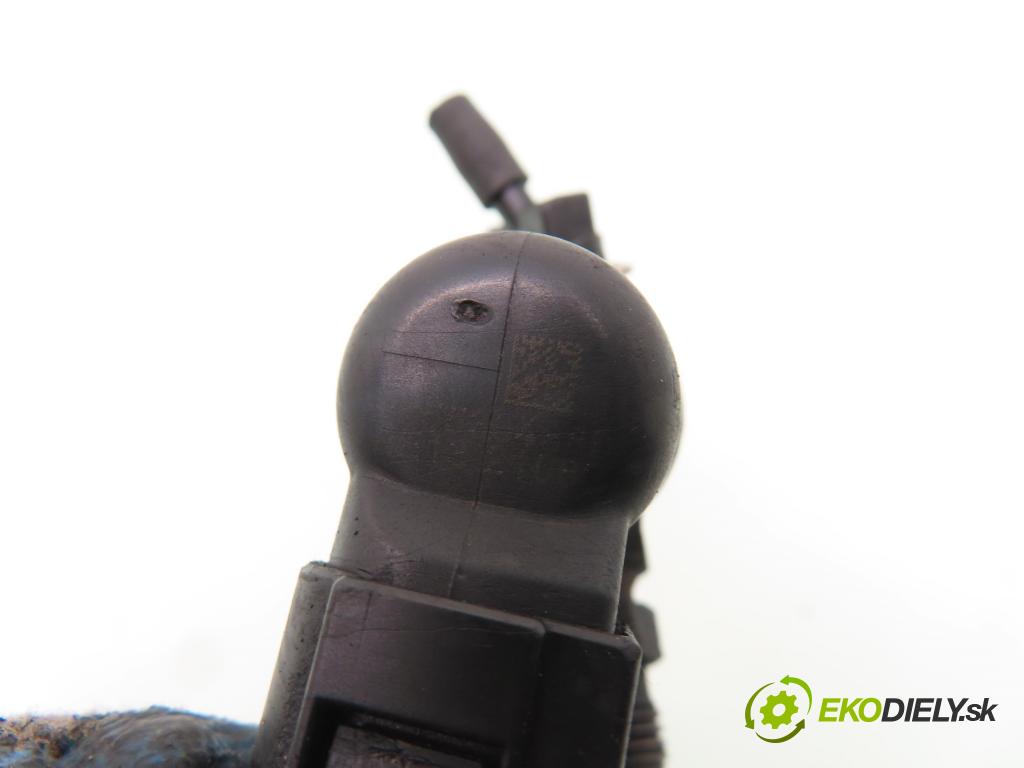 MAZDA 2 (DY) HB 2005 50,00 1.4 CD - F6JA 1399,00 vstrekovač 9655304880 (Vstrekovač paliva)