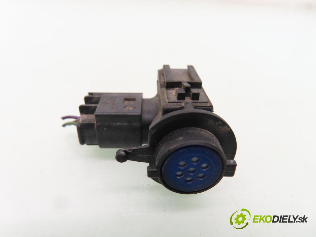 VW GOLF VI (5K1) HB 2011 155,00 2.0 GTi - CCZB 1984,00 snímač KVALITNÍ vzduchu 1K0907659