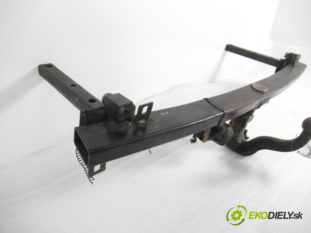 AUDI A4 (8D2, B5) SEDAN 1995 74,00 1.6 8V 100 - ADP 1595,00 Hák