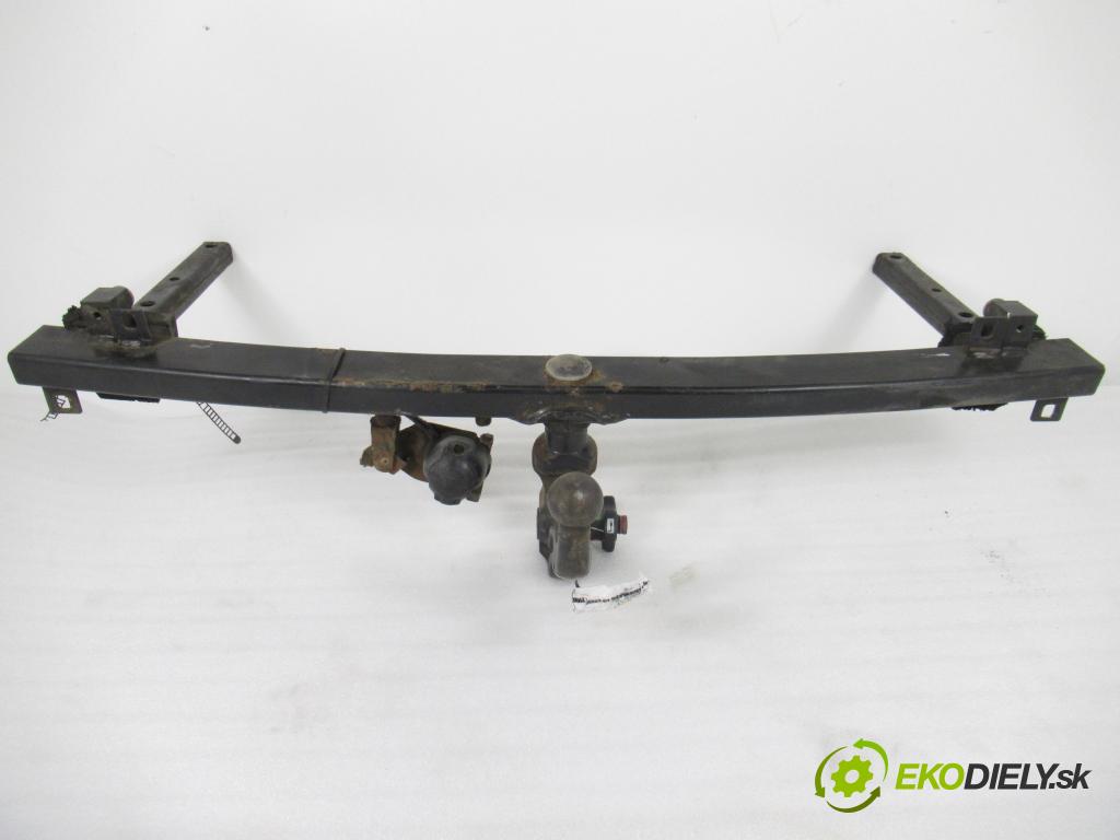 AUDI A4 (8D2, B5) SEDAN 1995 74,00 1.6 8V 100 - ADP 1595,00 Hák