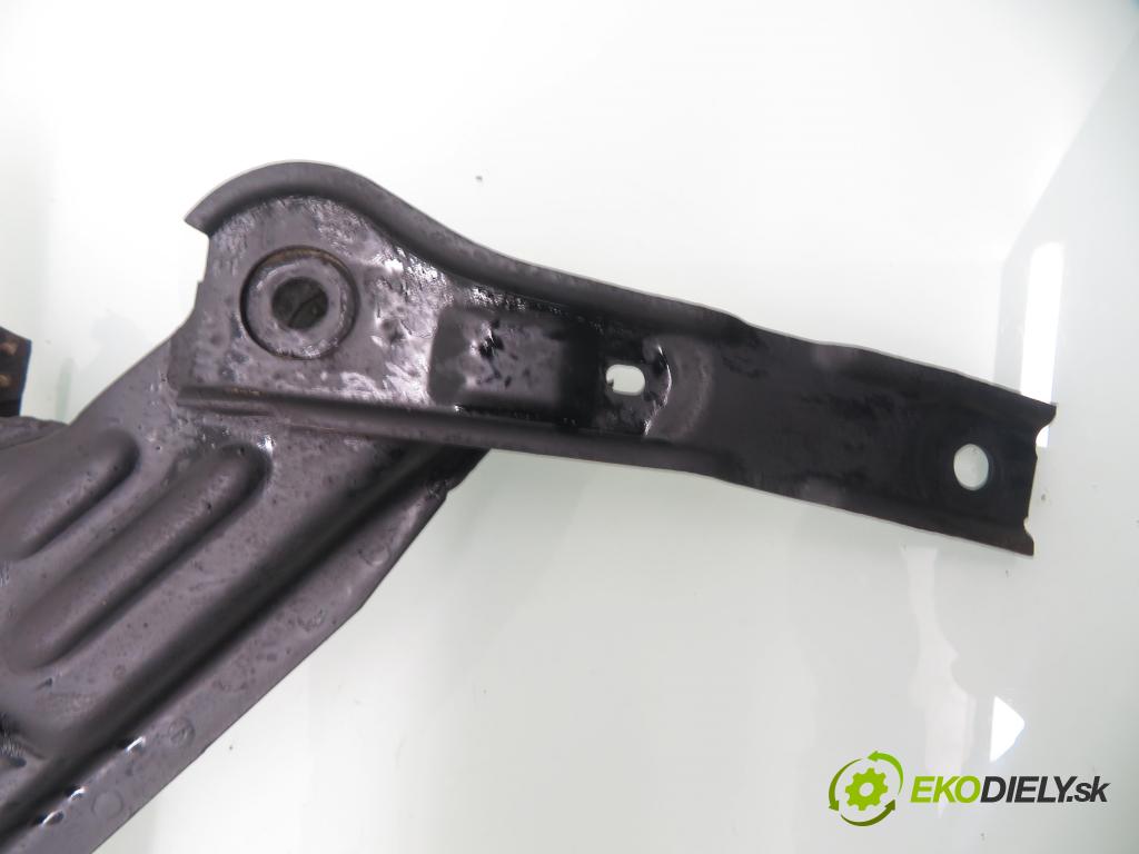 VW POLO (6N1) HB 1998 37,00 50 1.0 - AER 999,00 PŘEDNÍ: