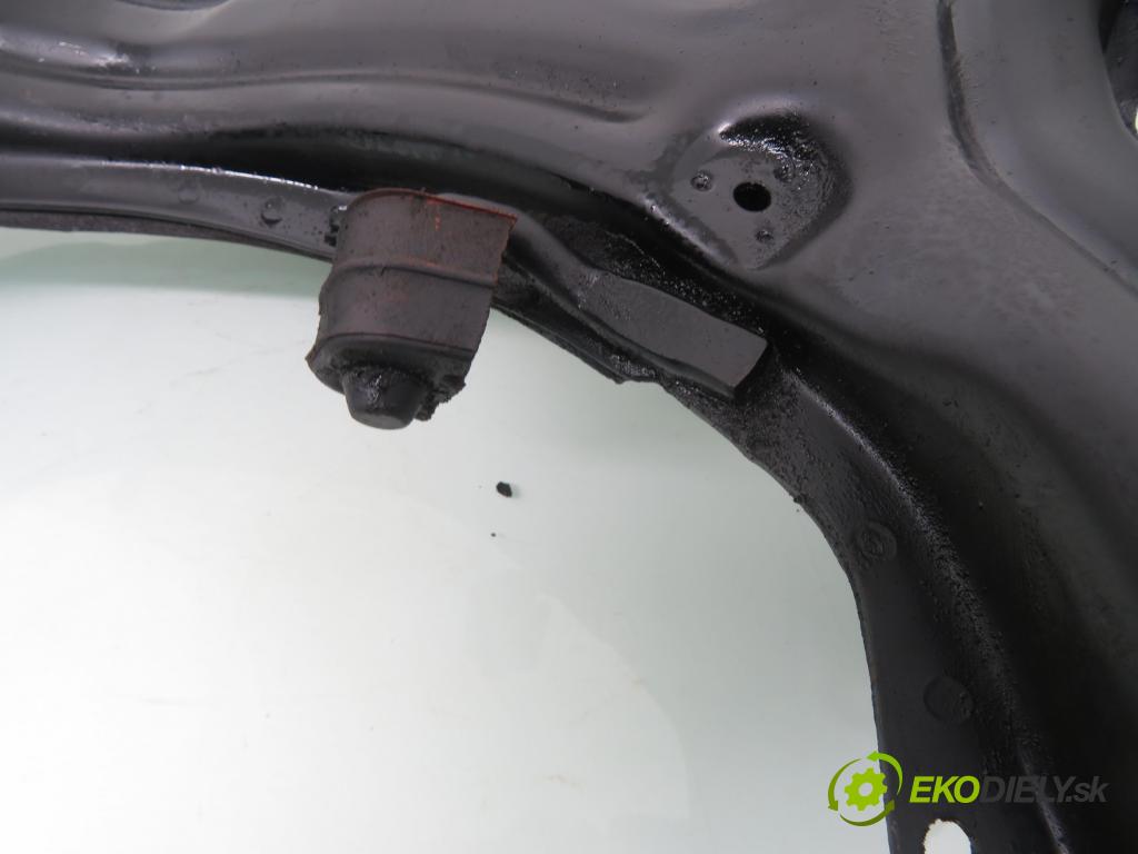 VW POLO (6N2) HB 2001 55,00 1.4 16V - AHW 1390,00 PŘEDNÍ: