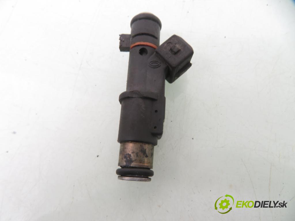 PEUGEOT 807 (EB_) MULTIVAN 2003 116,00 2.2 - 3FZ (EW12J4) 2230,00 vstrekovač 01F004A (Vstrekovač paliva)