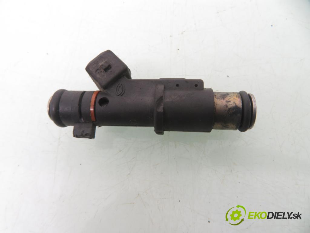 PEUGEOT 807 (EB_) MULTIVAN 2003 116,00 2.2 - 3FZ (EW12J4) 2230,00 vstrekovač 01F004A (Vstrekovač paliva)