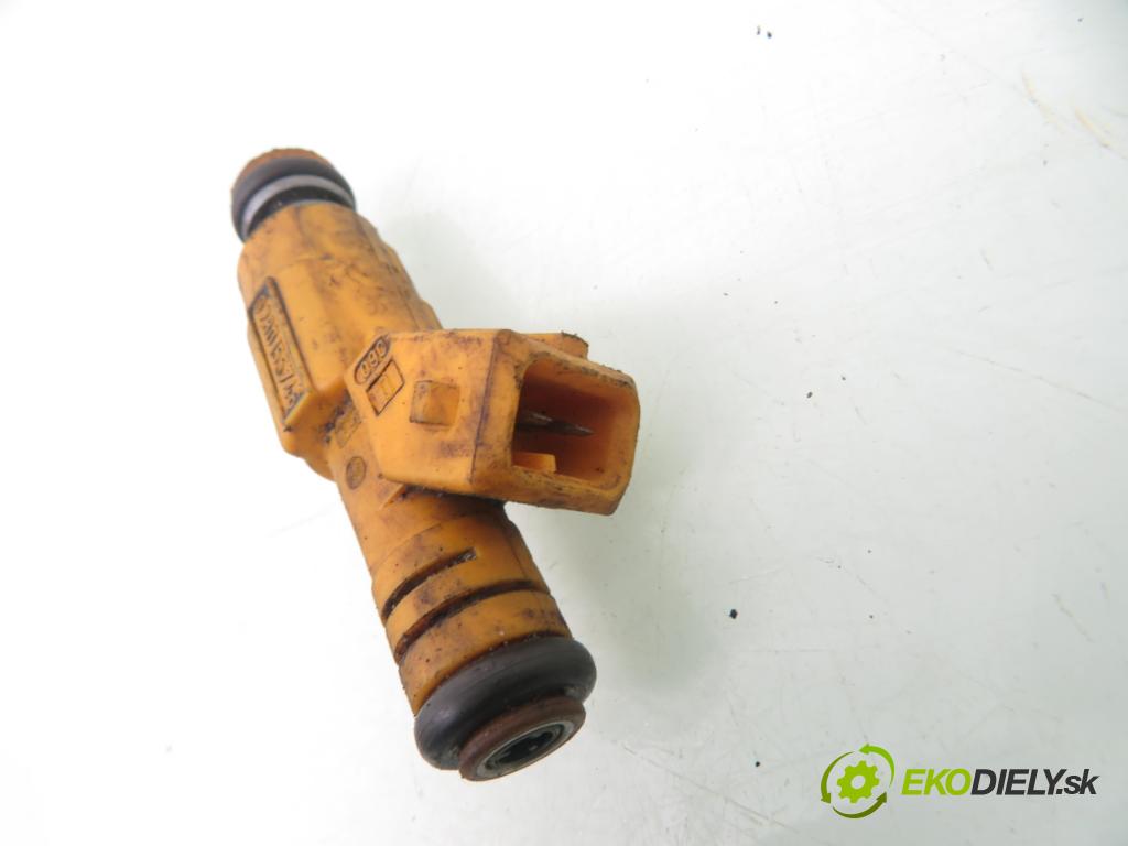 VOLVO 850 Kombi (LW) KOMBI 1995 103,00 2.4 - B 5252 2435,00 vstrekovač 0280155746 (Vstrekovač paliva)