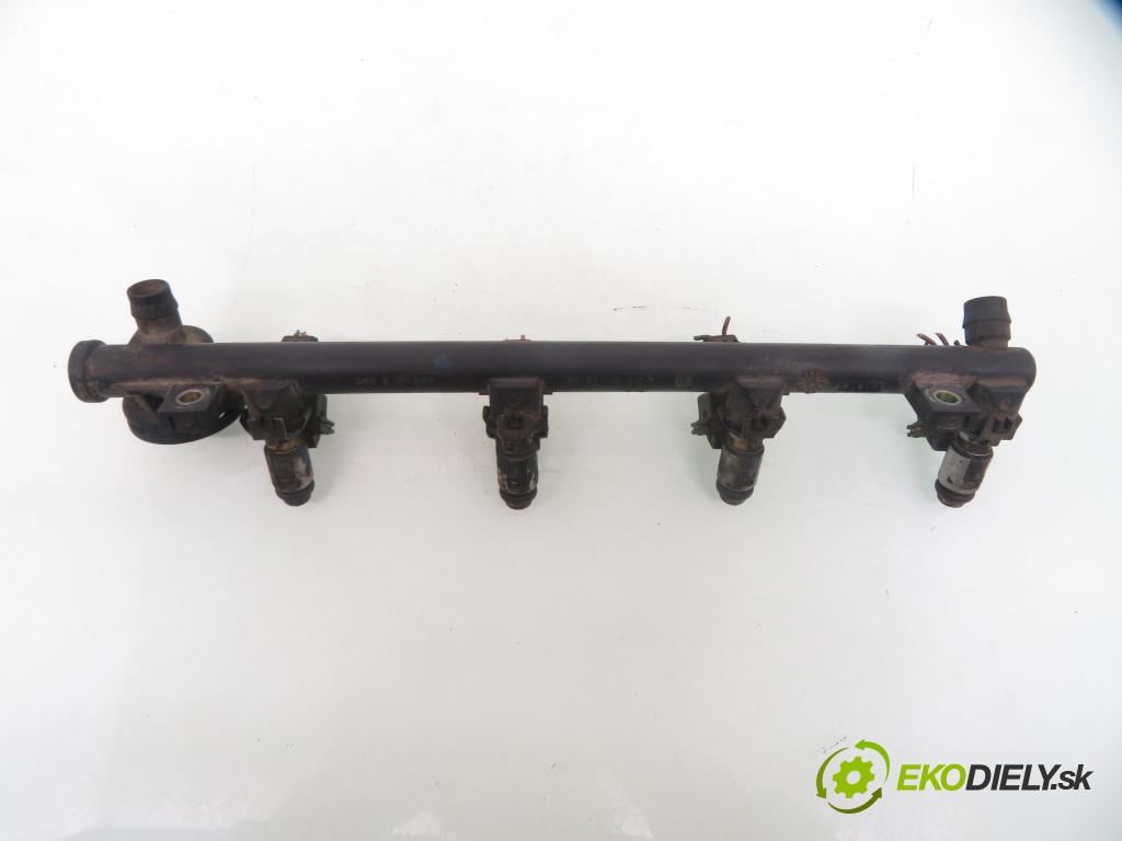 RENAULT SCENIC I (JA0/1_) MINIVAN 2000 79,00 1.6 16V 107 - K4M 700 1598,00 Lišta vstrekovacia 7700112519 ; 048H704274 (Vstrekovacia lišta)