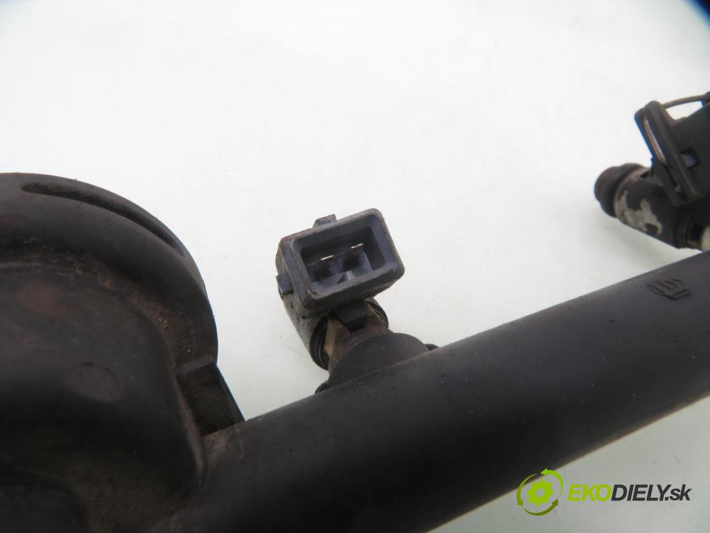 RENAULT SCENIC I (JA0/1_) MINIVAN 2000 79,00 1.6 16V 107 - K4M 700 1598,00 Lišta vstrekovacia 7700112519 ; 048H704274 (Vstrekovacia lišta)