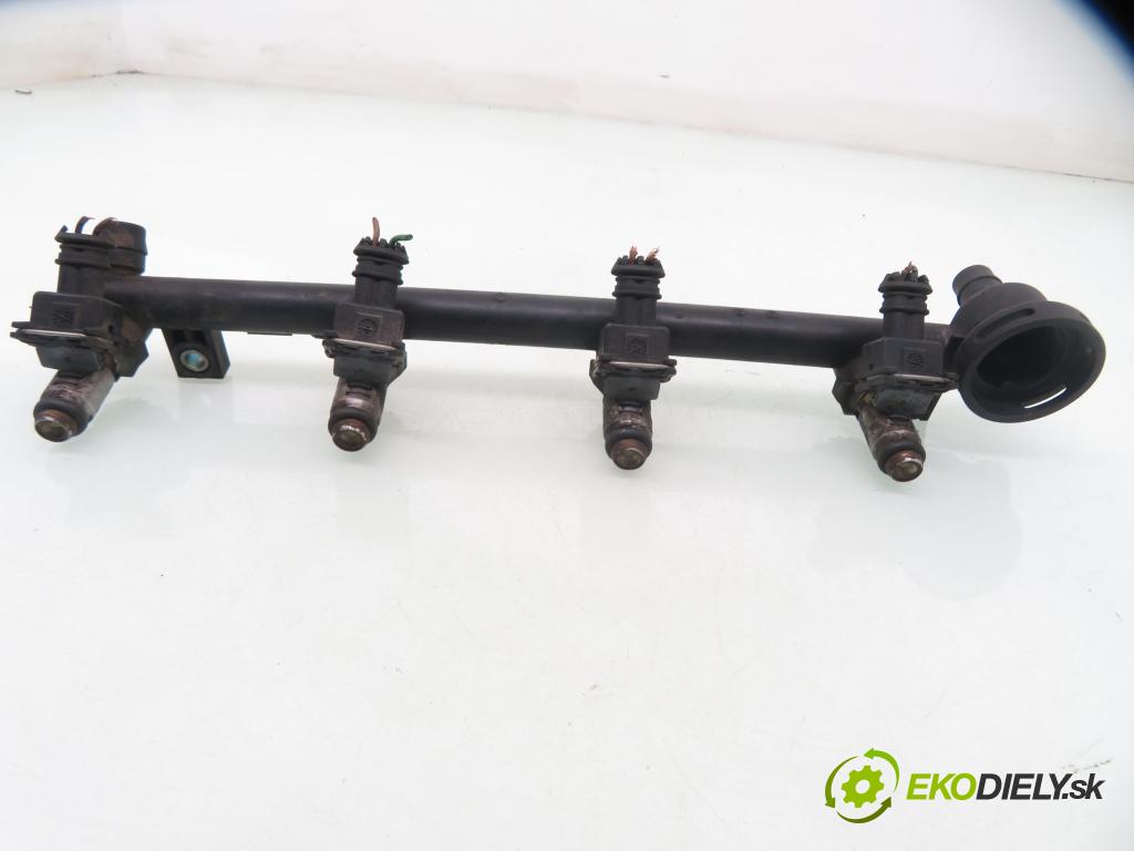 RENAULT SCENIC I (JA0/1_) MINIVAN 2000 79,00 1.6 16V 107 - K4M 700 1598,00 Lišta vstrekovacia 7700112519 ; 048H704274 (Vstrekovacia lišta)