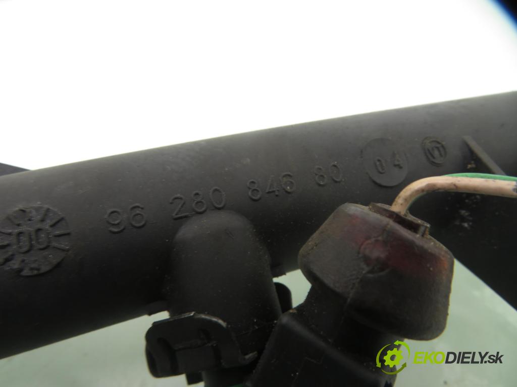 CITROEN XSARA PICASSO (N68) MINIVAN 2004 85,00 1.8 16V - 6FZ (EW7J4) 1749,00 Lišta vstrekovacia 9628084680 (Vstrekovacia lišta)