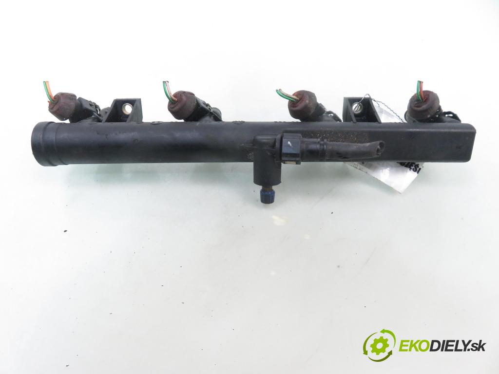 CITROEN XSARA PICASSO (N68) MINIVAN 2004 85,00 1.8 16V - 6FZ (EW7J4) 1749,00 Lišta vstrekovacia 9628084680 (Vstrekovacia lišta)