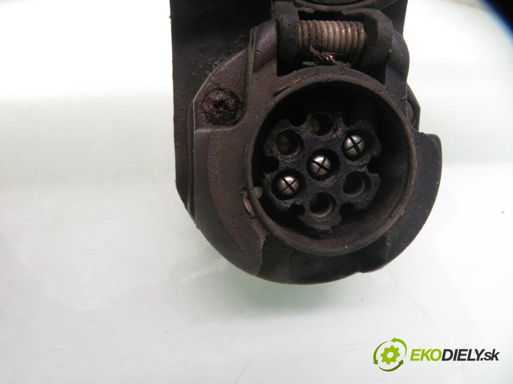 CITROEN C8 (EA_, EB_) VAN 2005 94,00 2.2 HDi - 4HW (DW12TED4) 2179,00 Hák