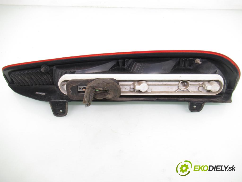 FORD FOCUS II Turnier (DA_, FFS, DS) KOMBI 2005 107,00 2 - AODA 1999,00 Svetlo ľavé zadné