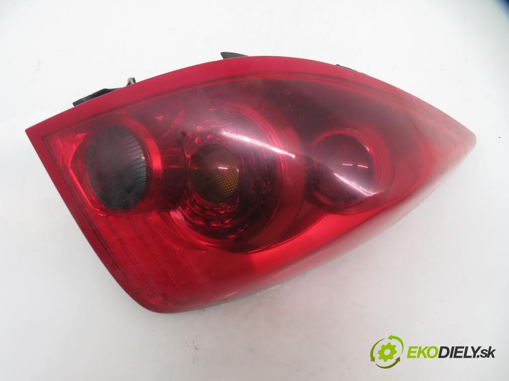 NISSAN PRIMERA (P12) LIFTBACK 2005 85,00 1.8 - QG18DE 1769,00 Svetlo pravé zadné