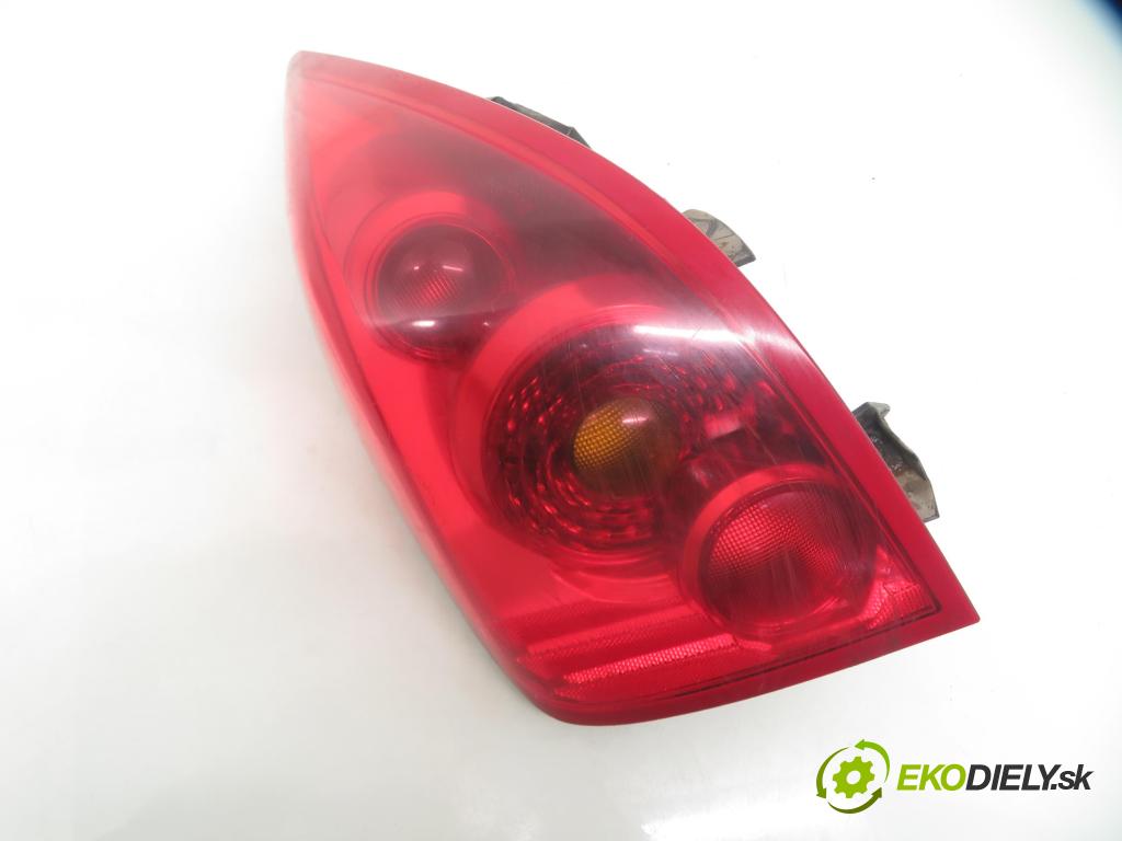 NISSAN PRIMERA (P12) LIFTBACK 2005 85,00 1.8 - QG18DE 1769,00 světlo levé zadní