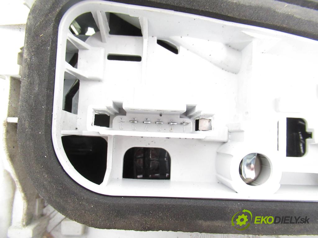 VW POLO (9N_) HB 2005 47,00 1.2 12V - BME 1198,00 Svetlo pravé zadné 6Q6945258F