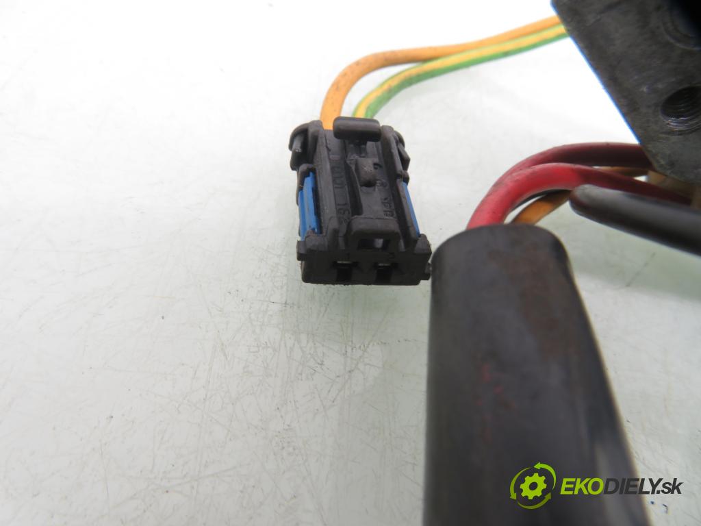 CITROEN C5 I Break (DE_) KOMBI 2001 98,00 2.2 HDi (DE4HXB, DE4HXE) - 4HX (DW12TED4/FAP) 2179,00 spinačka 9632897680 (Spínacia skrinka)