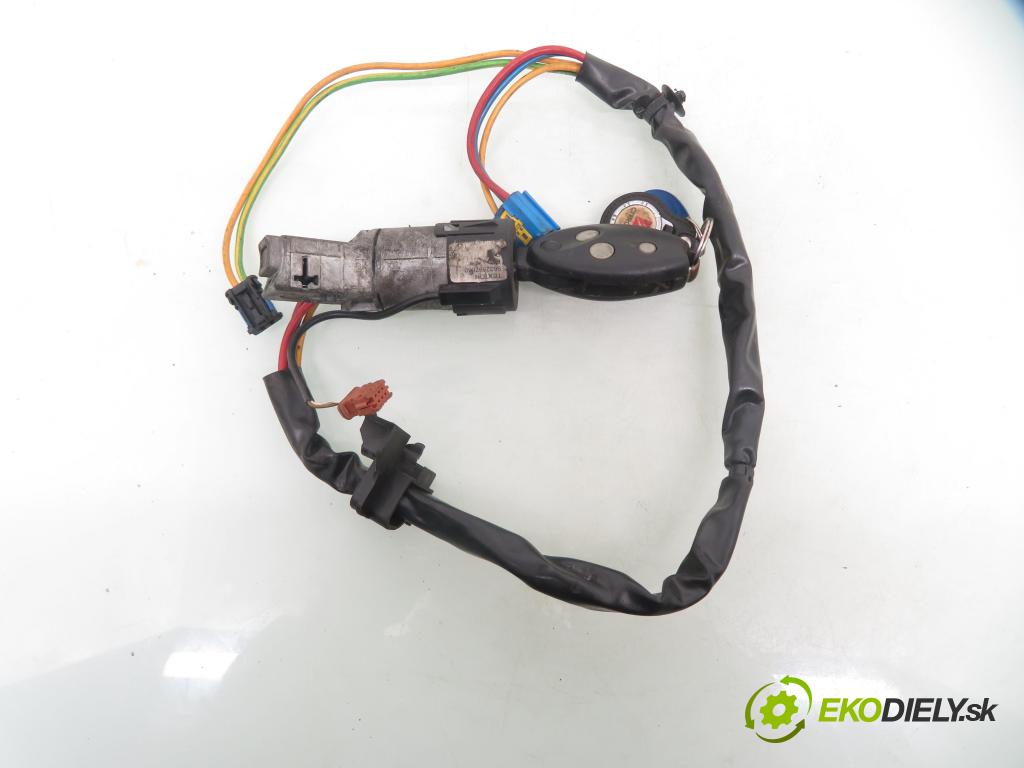 CITROEN C5 I Break (DE_) KOMBI 2001 98,00 2.2 HDi (DE4HXB, DE4HXE) - 4HX (DW12TED4/FAP) 2179,00 spinačka 9632897680 (Spínacia skrinka)