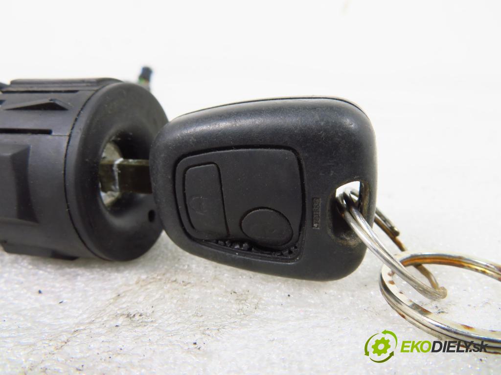 CITROEN C3 I (FC_) HB 2003 50,00 1.4 HDi 8V - 8HX 1398,00 spinačka N05014131 (Spínacia skrinka)