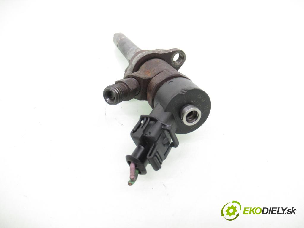 CITROEN XSARA PICASSO (N68) MINIVAN 2005 80,00 1.6 HDi - 9HZ (DV6TED4) 1560,00 vstrekovač 0445110259 (Vstrekovač paliva)