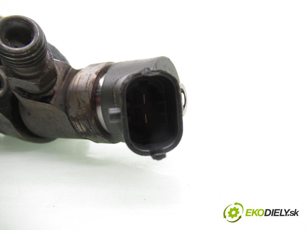 CITROEN XSARA PICASSO (N68) MINIVAN 2005 80,00 1.6 HDi - 9HZ (DV6TED4) 1560,00 vstrekovač 0445110259 (Vstrekovač paliva)