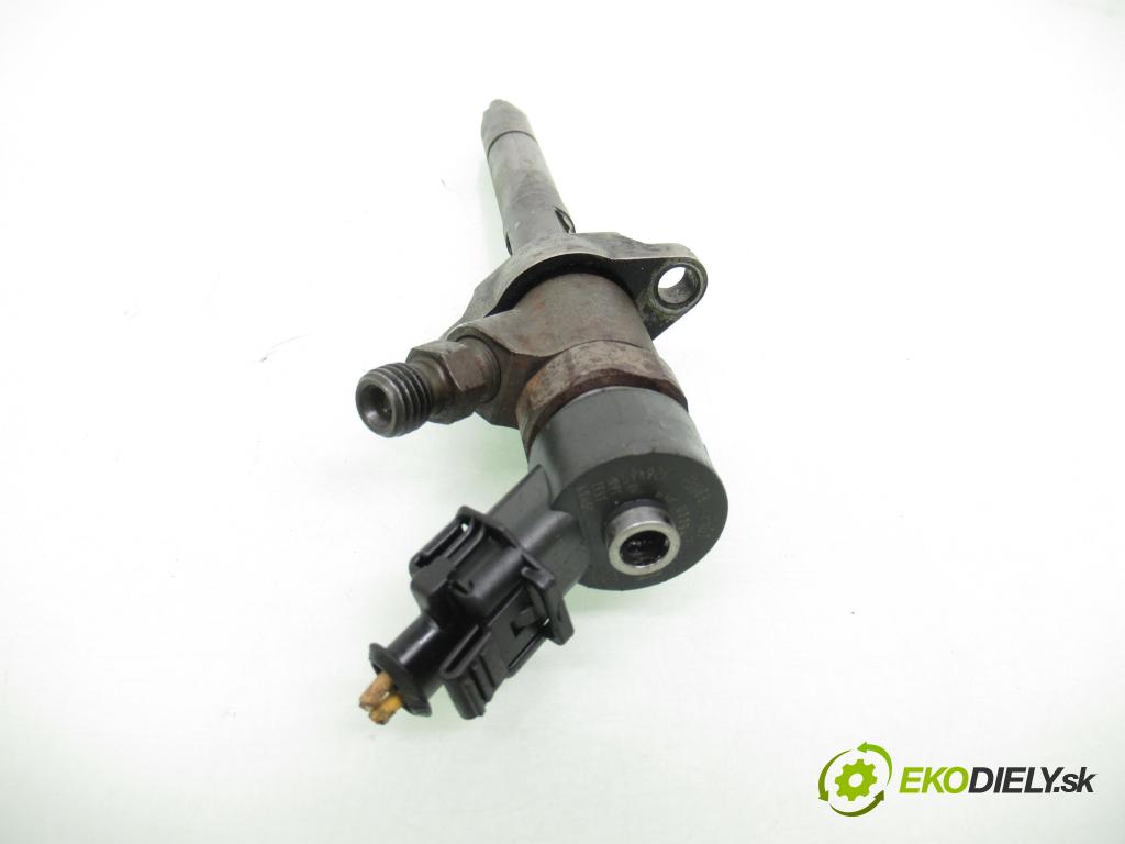 CITROEN XSARA PICASSO (N68) MINIVAN 2005 80,00 1.6 HDi - 9HZ (DV6TED4) 1560,00 vstrekovač 0445110259 (Vstrekovač paliva)