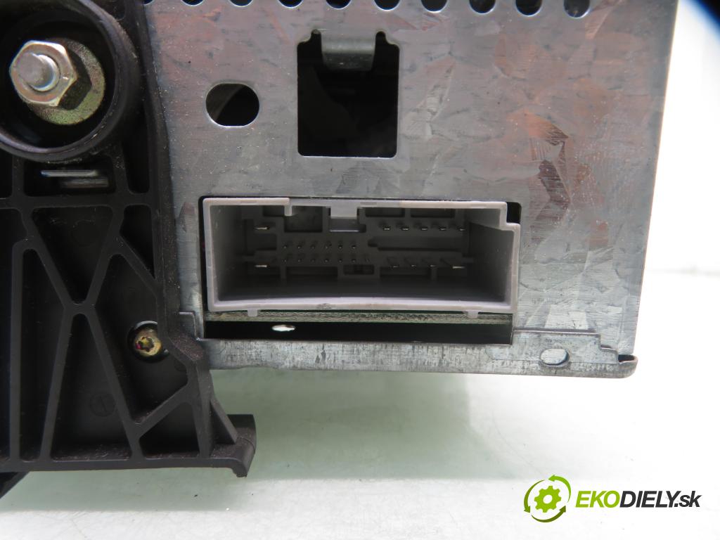 FORD FIESTA V (JH_, JD_) HB 2003 55,00 1.25 16V - FUJB 1242,00 RADIO CD 4S6118C815AB