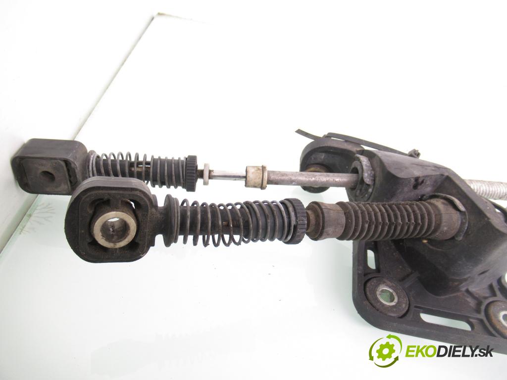 VW GOLF VI (5K1) HB 2011 155,00 2.0 GTi - CCZB 1984,00 ZVEDÁK: 1K0711049CJ ; 1K0711061B