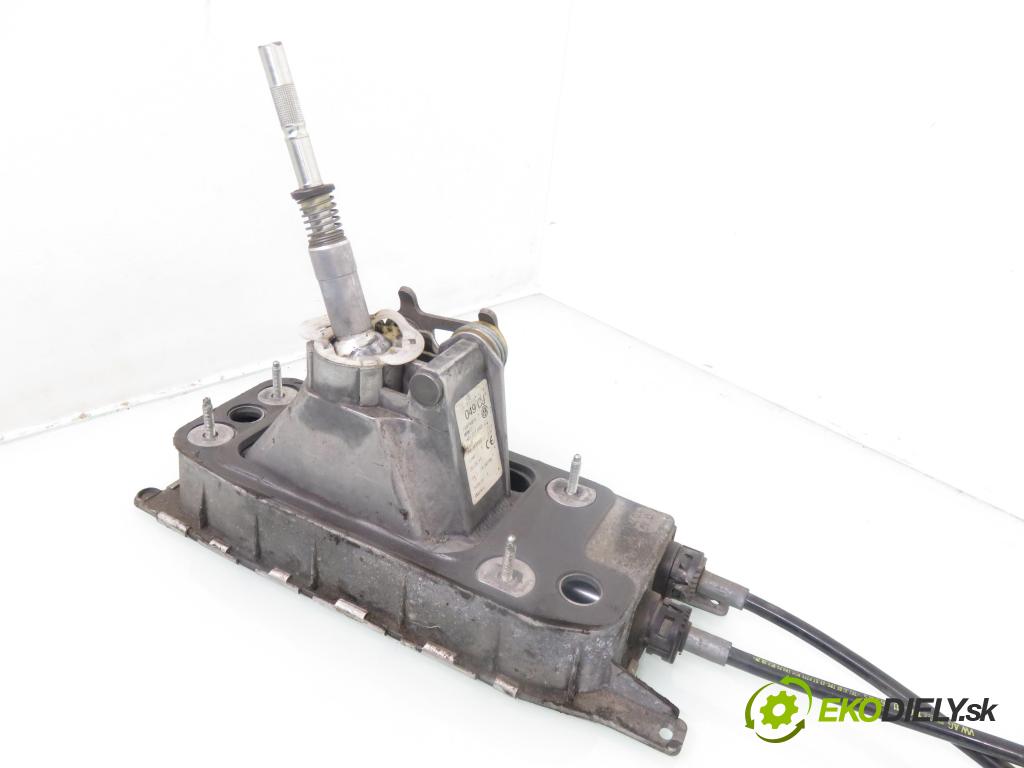 VW GOLF VI (5K1) HB 2011 155,00 2.0 GTi - CCZB 1984,00 ZVEDÁK: 1K0711049CJ ; 1K0711061B