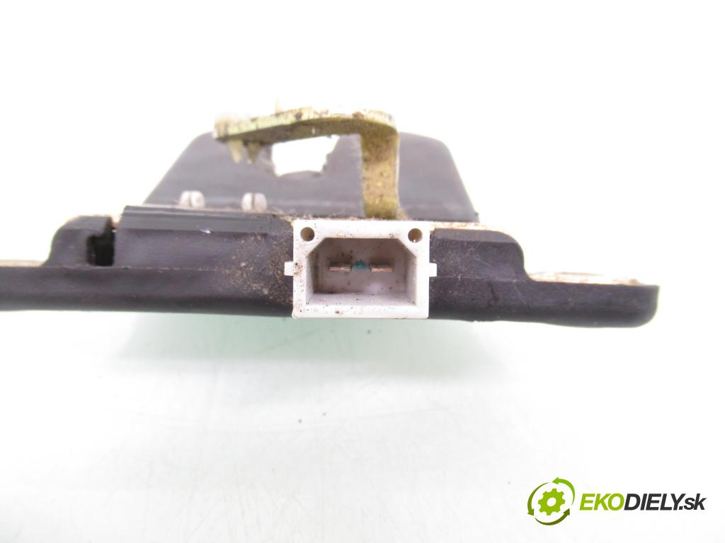 SEAT TOLEDO II (1M2) SEDAN 1999 74,00 1.6 - AEH 1595,00 zámok dverí kufor EL. 8D5827505