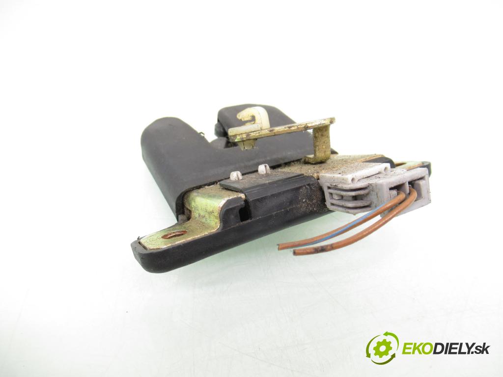 SEAT TOLEDO II (1M2) SEDAN 1999 74,00 1.6 - AEH 1595,00 zámok dverí kufor EL. 8D5827505