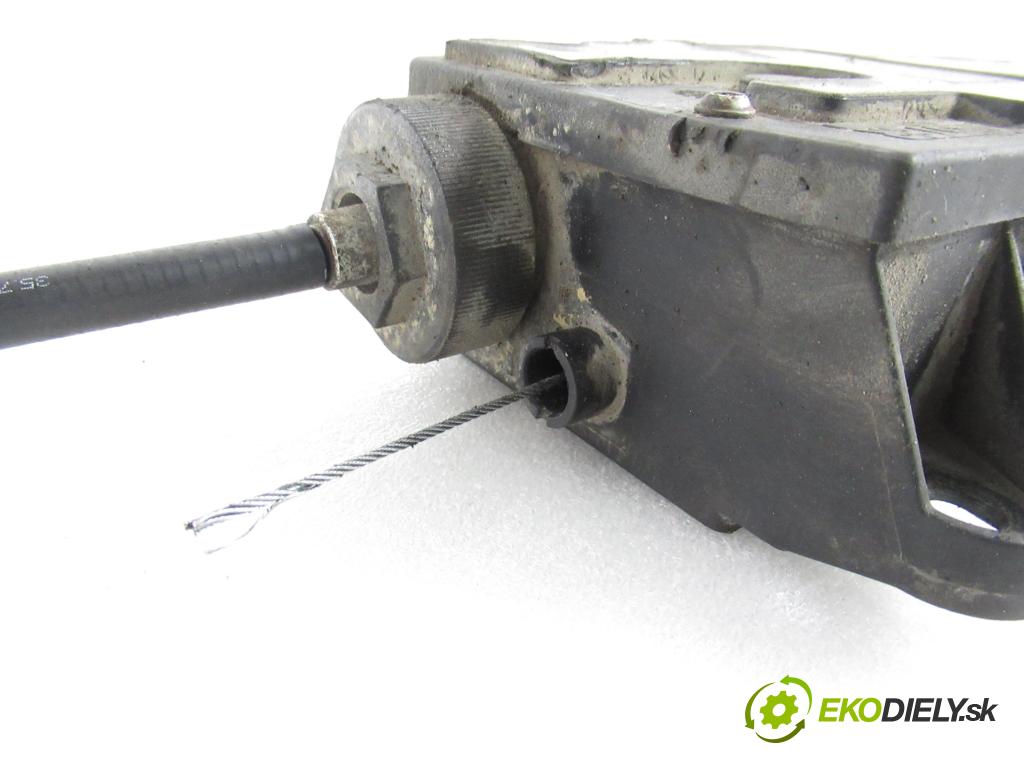 RENAULT ESPACE IV (JK0/1_) MINIVAN 2003 120,00 2.0 Turbo (JK0A, JK0B, JK0N) - F4R 796 1998,00 BRZDA: ručně elektrický 8200418646