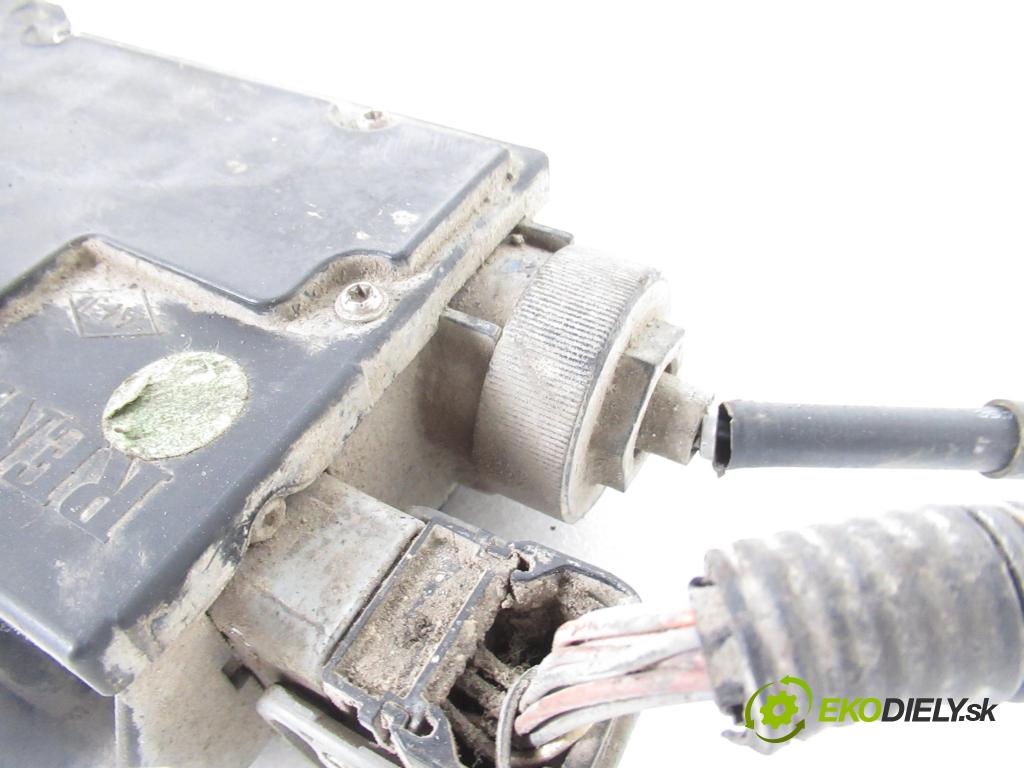 RENAULT ESPACE IV (JK0/1_) MINIVAN 2003 120,00 2.0 Turbo (JK0A, JK0B, JK0N) - F4R 796 1998,00 BRZDA: ručny elektrický 8200418646