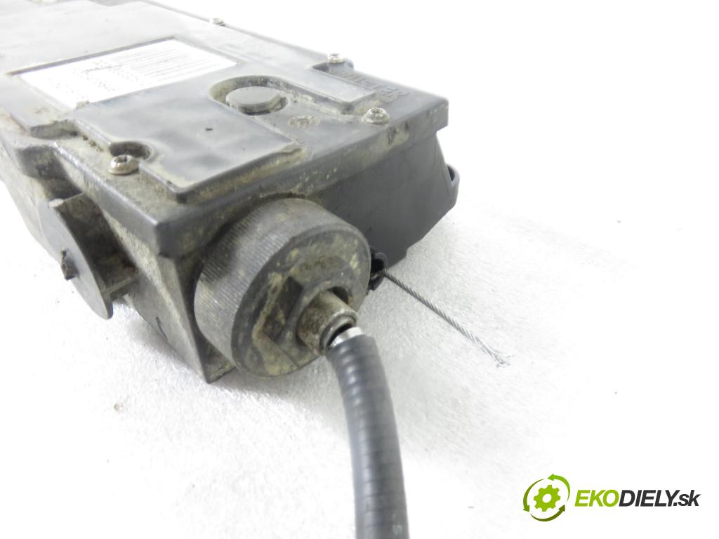 RENAULT ESPACE IV (JK0/1_) MINIVAN 2003 120,00 2.0 Turbo (JK0A, JK0B, JK0N) - F4R 796 1998,00 BRZDA: ručny elektrický 8200418646