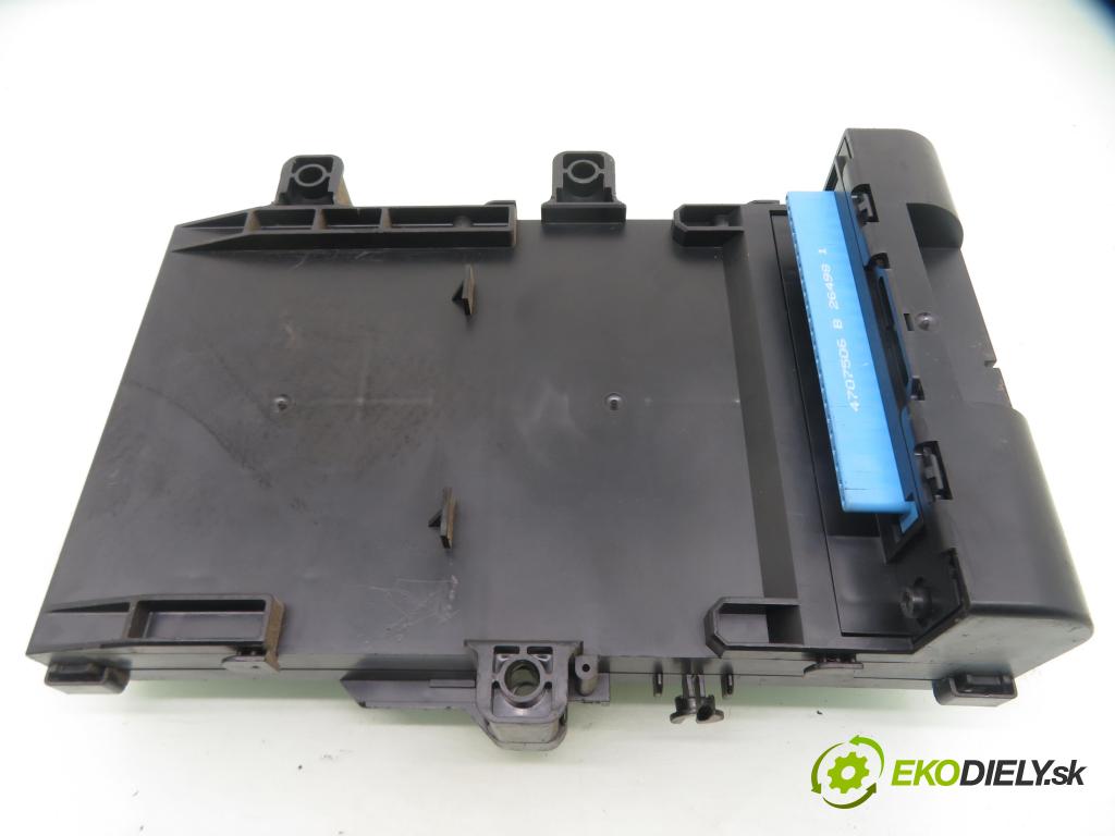 CHRYSLER VOYAGER / GRAND VOYAGER III (GS) MINIVAN 2000 85,00 2.5 TD - ENC 2499,00 Skrinka POJISTKY: P04707996AF