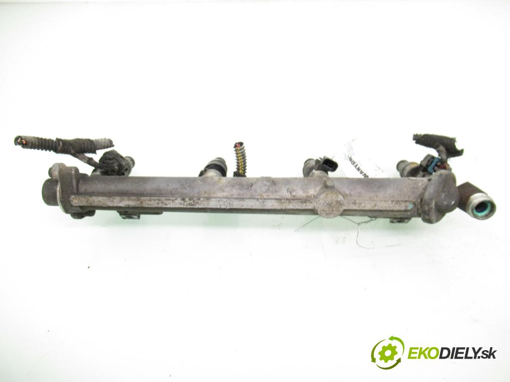 OPEL VECTRA C GTS (Z02) LIFTBACK 2003 108,00 2.2 16V - Z 22 SE 2198,00 Lišta vstrekovacia 12564446 (Vstrekovacia lišta)