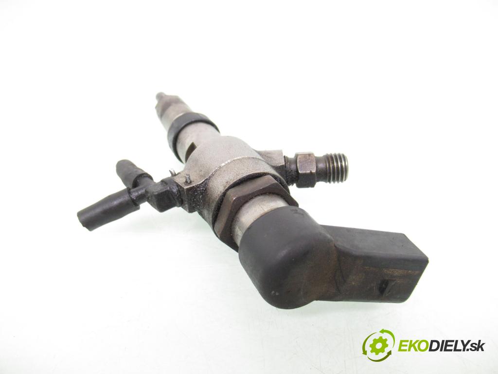 FORD FIESTA V (JH_, JD_) HB 2004 50,00 1.4 TDCi 8V 68 - F6JA 1399,00 vstrekovač 9654551080 (Vstrekovač paliva)