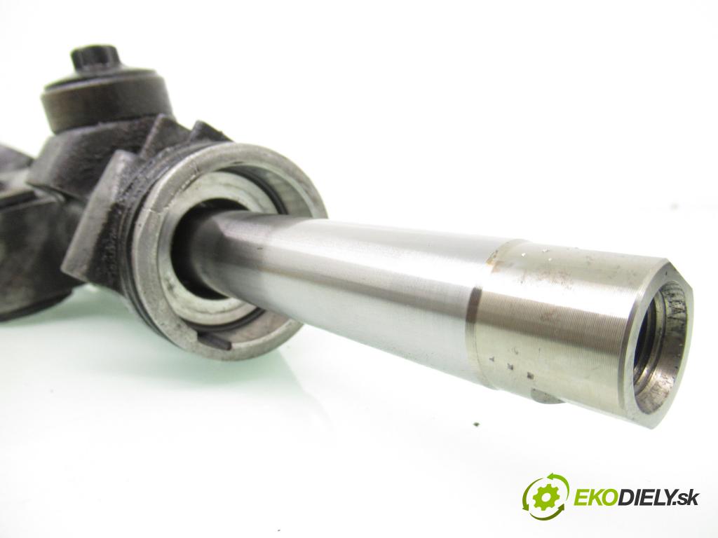 MERCEDES-BENZ KLASA C (W203) SEDAN 2000 120,00 C 200 Kompressor (203.042) - M 271.940 1796,00 Riadenie ZE riadením A20311051001 ; A20311011002