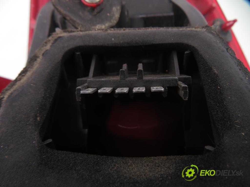 OPEL CORSA D (S07) HB 2006 66,00 1.4 - Z 14 XEP 1364,00 Svetlo ľavé zadné 13186350 ; 89038960A ; 368158932