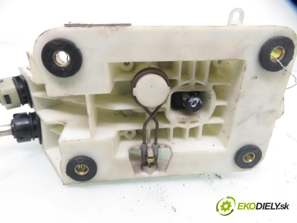 JAGUAR X-TYPE I (X400) SEDAN 2004 96,00 2.0 D 130 - FMBA 1998,00 ZVEDÁK: 