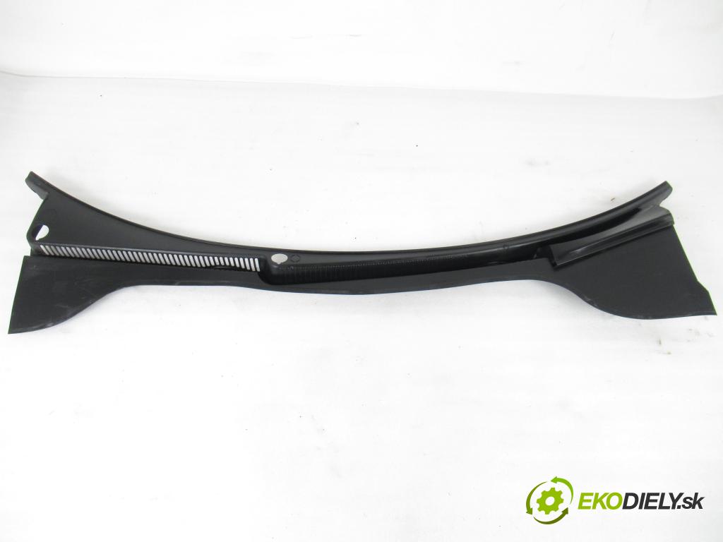 VW GOLF VI (5K1) HB 2011 155,00 2.0 GTi - CCZB 1984,00 Torpédo, plast pod čelné okno 1K1819415B (Torpédo (plast pod čelným sklom))