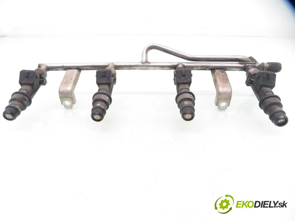 OPEL ASTRA G liftback (T98) HB 2003 66,00 1.4 16V - X 14 XE 1389,00 Lišta vstrekovacia 25313846 (Vstrekovacia lišta)