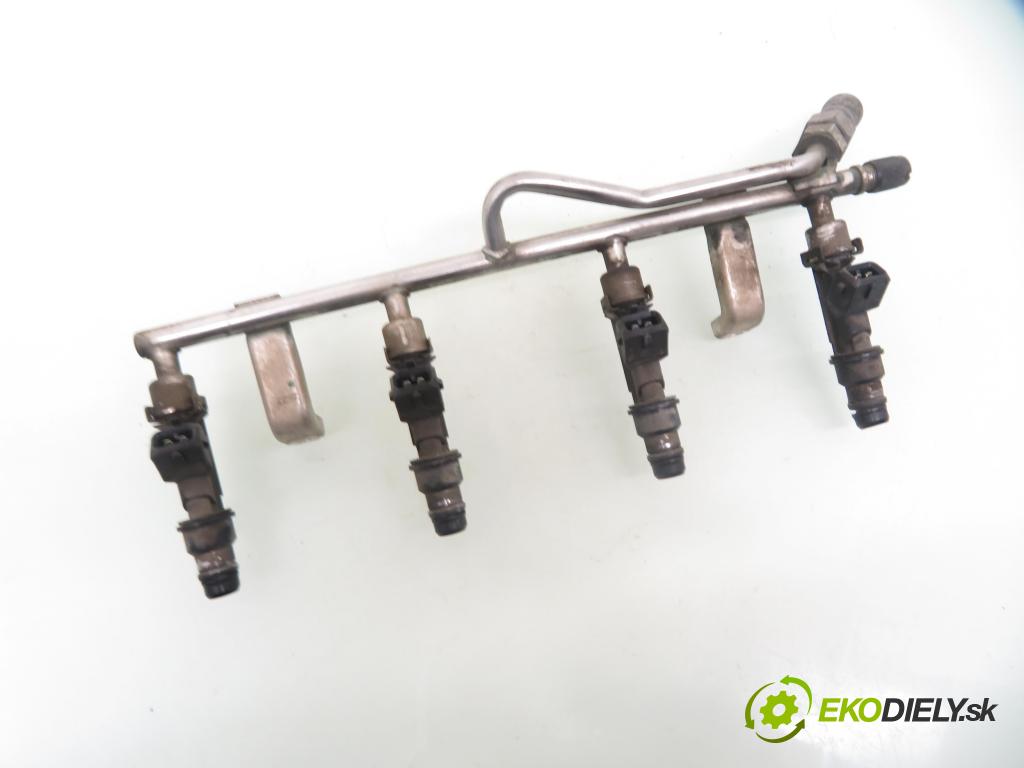 OPEL ASTRA G liftback (T98) HB 2003 66,00 1.4 16V - X 14 XE 1389,00 Lišta vstrekovacia 25313846 (Vstrekovacia lišta)