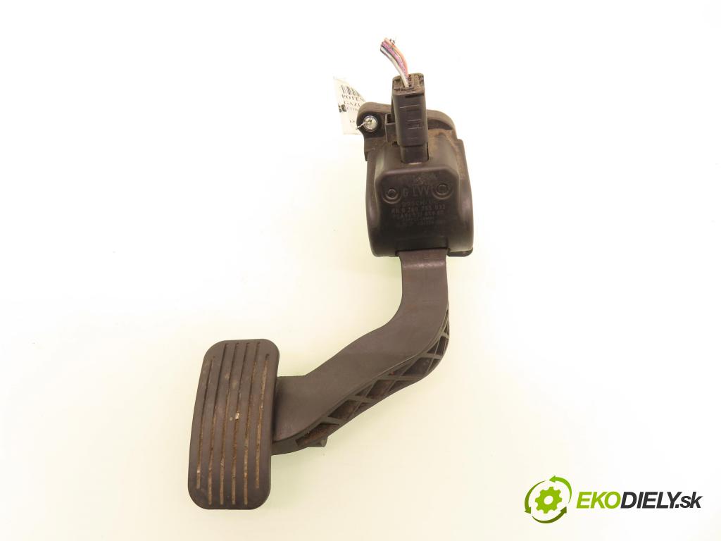 CITROEN XSARA PICASSO (N68) MINIVAN 2005 80,00 1.6 HDi - 9HZ (DV6TED4) 1560,00 potenciometr plynového pedálu 0280755032 ; 9653105980 (Potenciometr plynového pedálu)