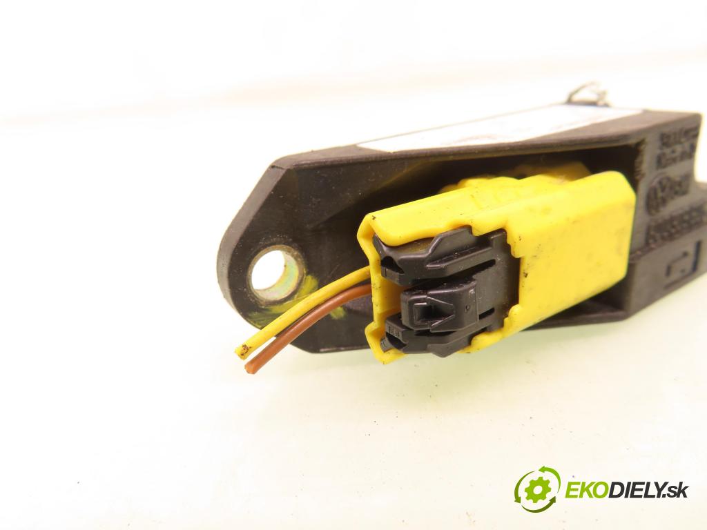 VW GOLF IV (1J1) HB 2000 81,00 1.9 TDI 110 - ASV 1896,00 Snímač nárazu 6Q0909606 (Snímač nárazu)