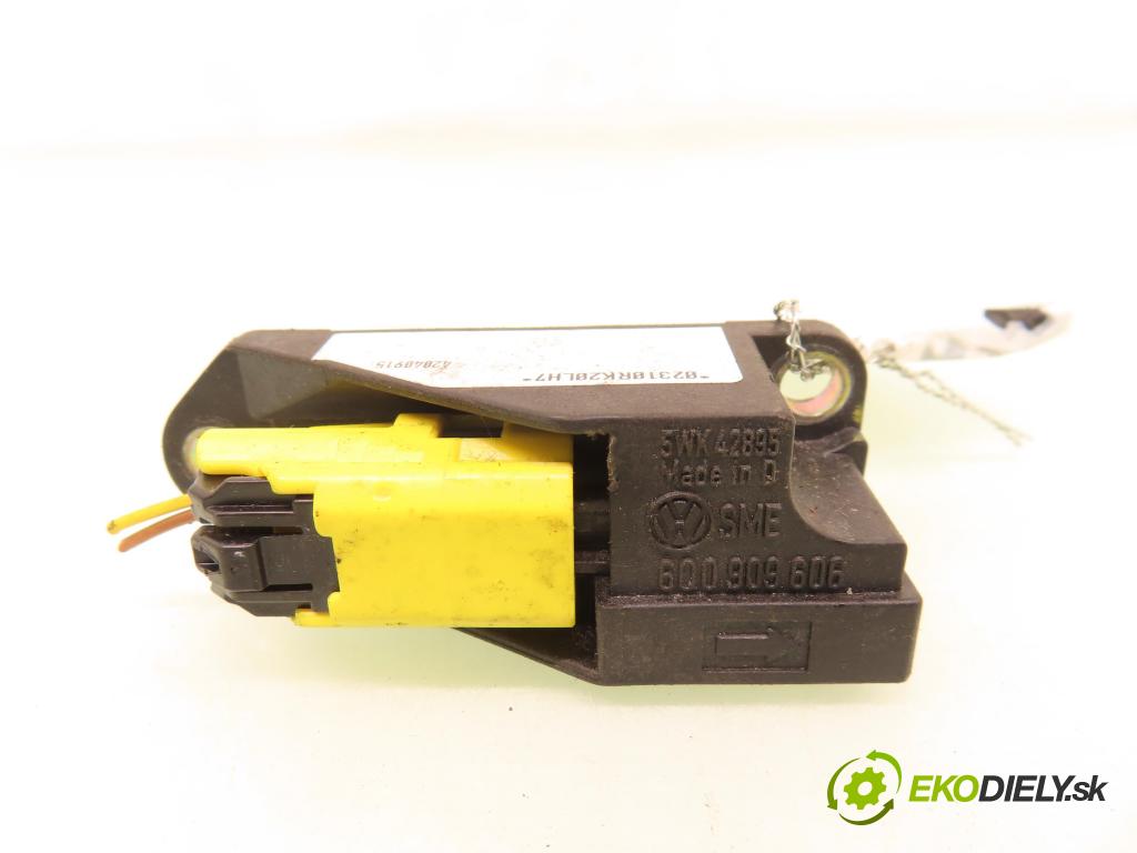 VW GOLF IV (1J1) HB 2000 81,00 1.9 TDI 110 - ASV 1896,00 Snímač nárazu 6Q0909606 (Snímač nárazu)